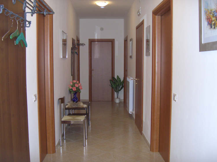 corridoio di ingresso alle camere